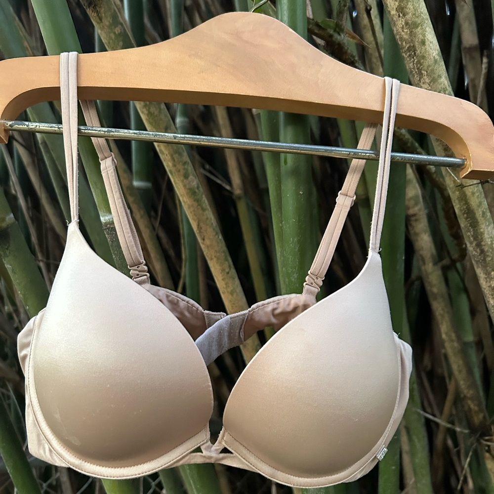 Victorias Secret Very Sexy 36C Push Up Beige Neutral Bra